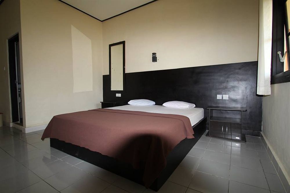 Beneyasa Beach Inn I Kuta Lombok Extérieur photo